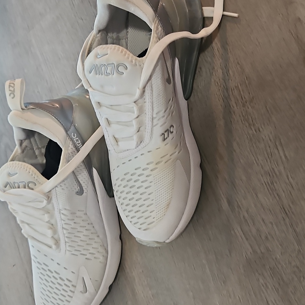 Nike Air Max 270 - Picture 11 of 12